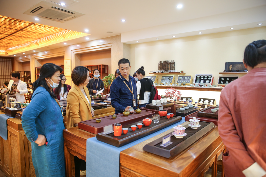 熱烈歡迎中國(guó)評(píng)茶師 · 茶藝師同學(xué)聯(lián)誼會(huì)的老師們到訪漢唐臺(tái)州總部插圖13