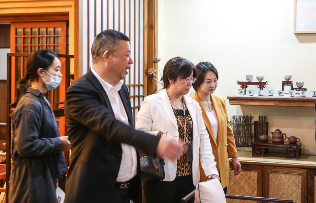 熱烈歡迎中國(guó)評(píng)茶師 · 茶藝師同學(xué)聯(lián)誼會(huì)的老師們到訪漢唐臺(tái)州總部插圖16